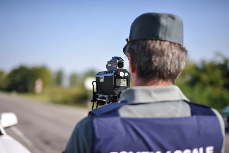 Comment se déroule un contrôle radar jumelle sans arrestation ?